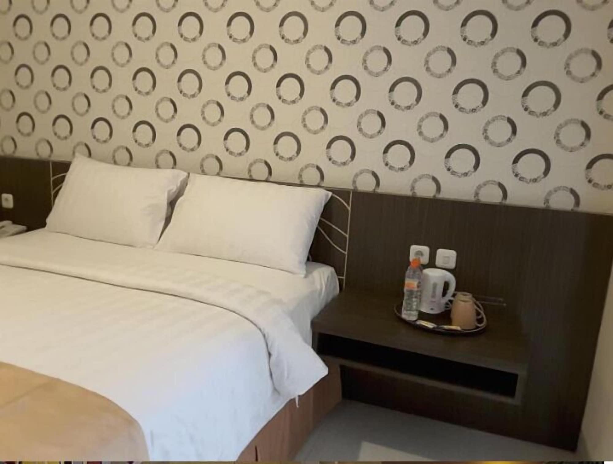Nutana Hotel Mataram Extérieur photo