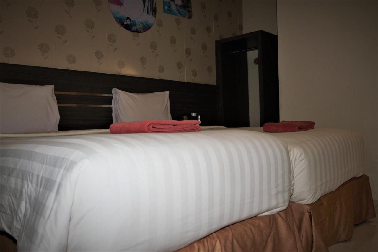 Nutana Hotel Mataram Extérieur photo