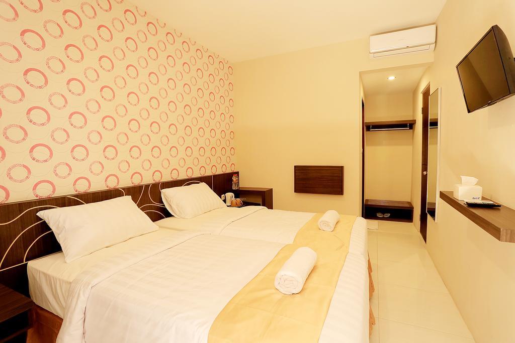 Nutana Hotel Mataram Extérieur photo